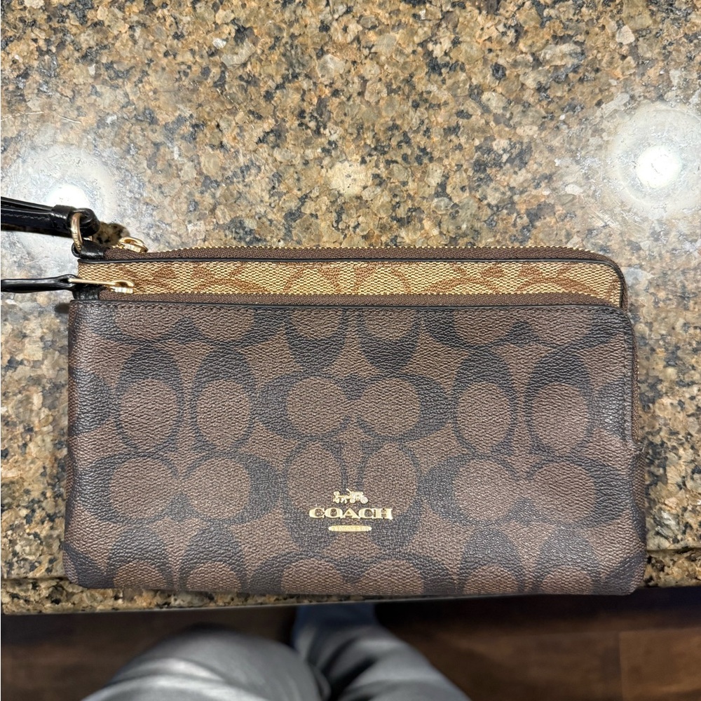 Coach Double Zip Wrislet/Wallet